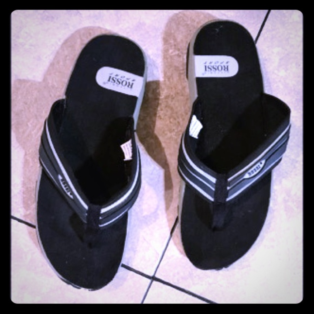 Victtorio Rossi Sandals